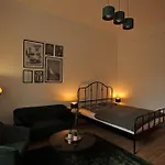 Green Greguss Apartment - Near M2 Metro