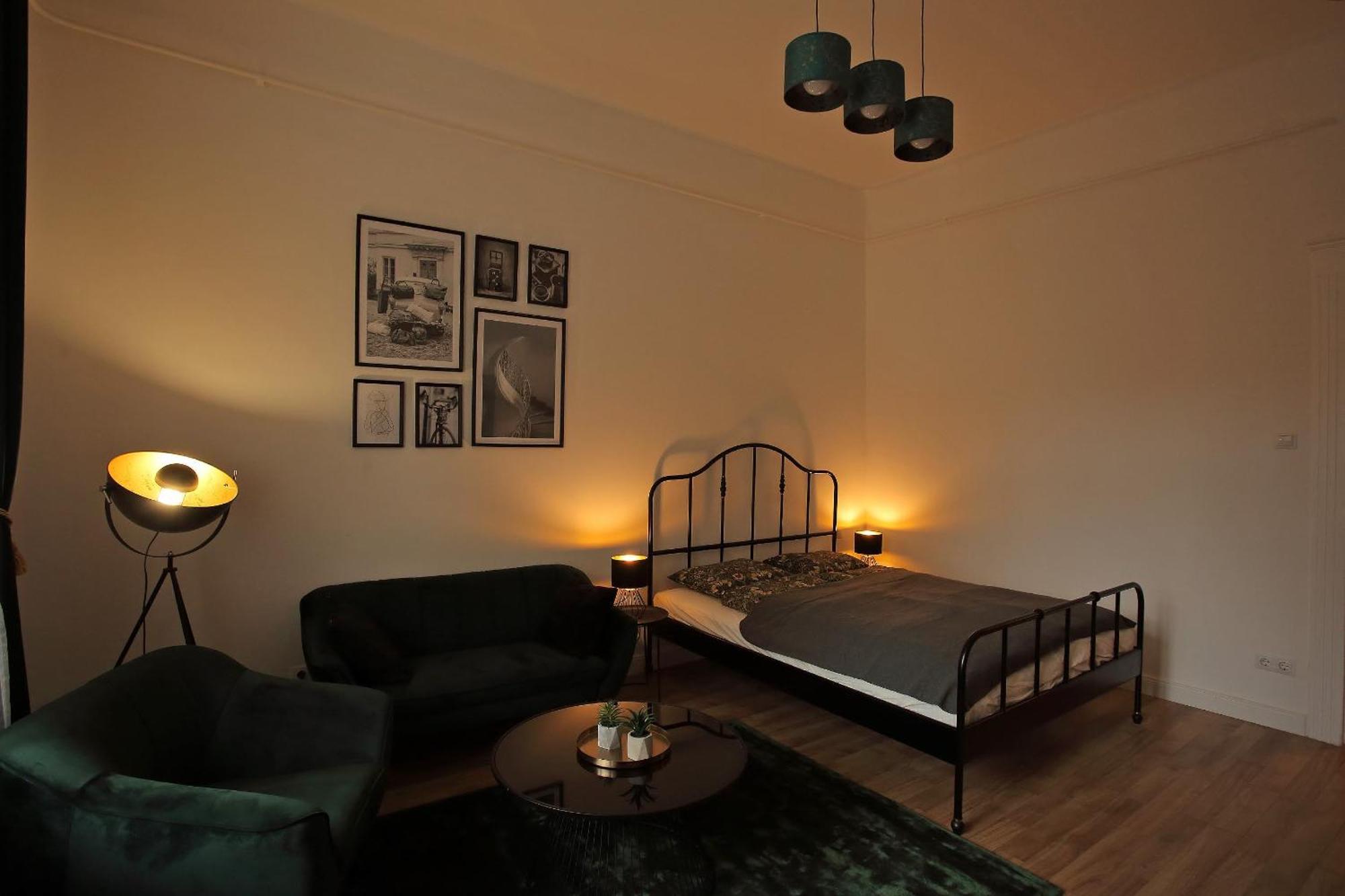 Greguss - Near M2 Metro Appartement